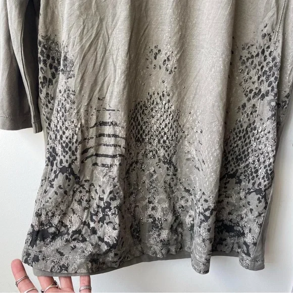 vintage khaki green scale print studded top - Picture 2 of 8